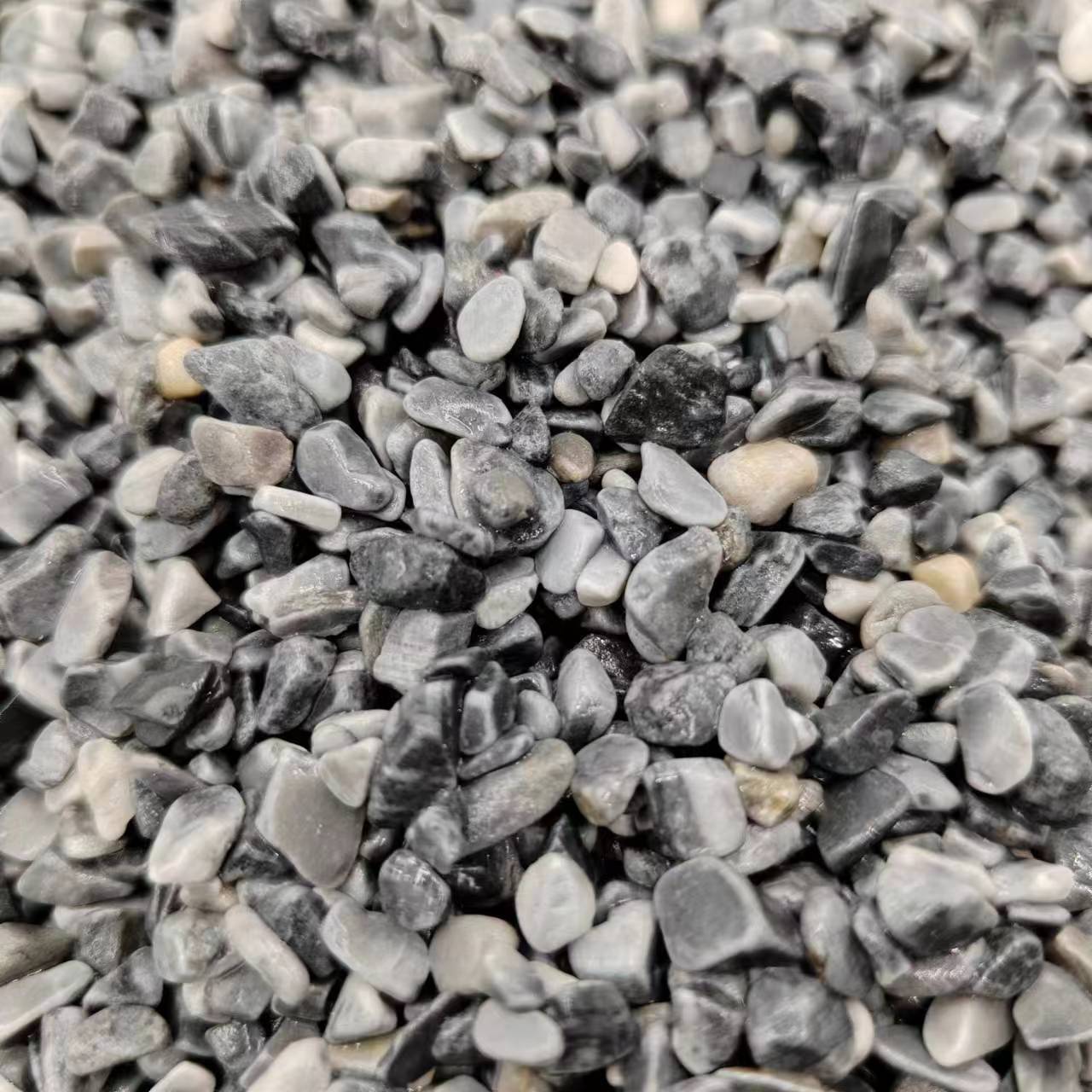 深灰卵石